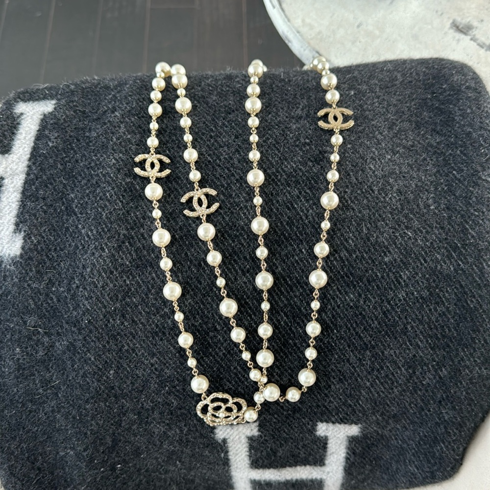 Chanel CC Pearl light gold Hardware Long Necklace with Crystals!